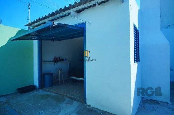 Casa espaçosa à venda no bairro Costa e Silva 4 dormitórios sendo 1 suíte.