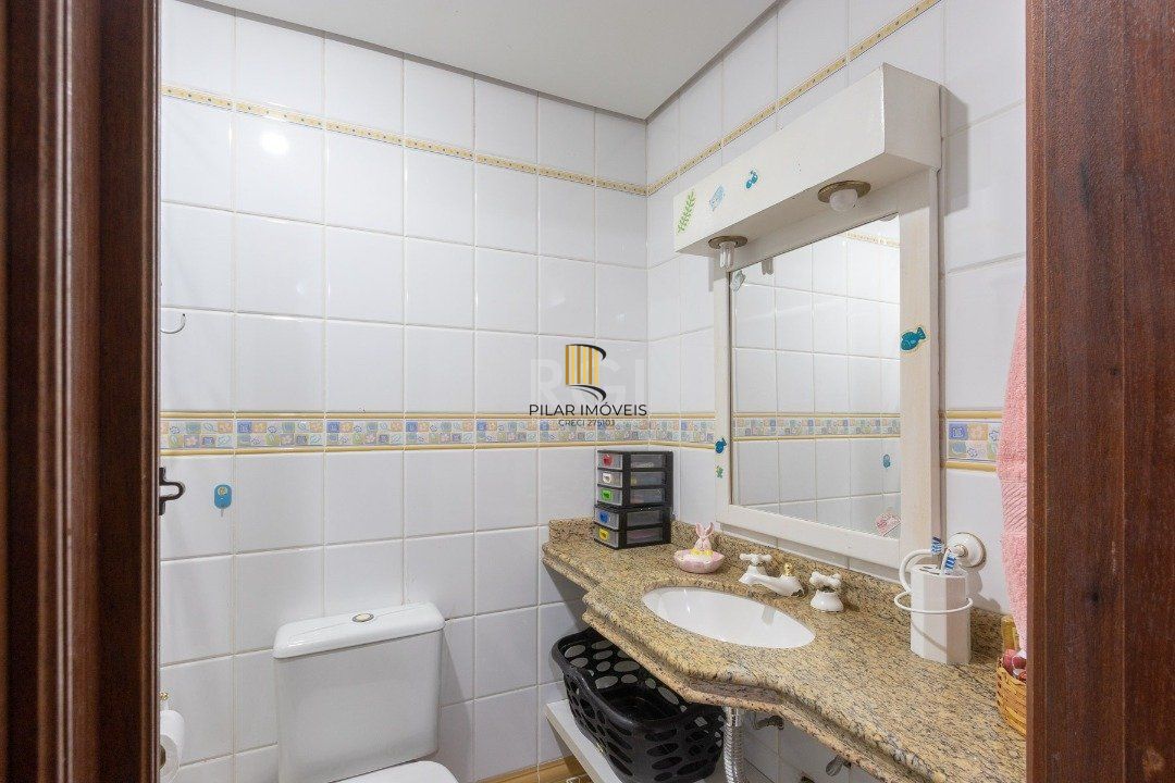 Casa Condominio para Venda - 175m², 3 dormitórios, sendo 1 suites, 4 vagas - Tristeza