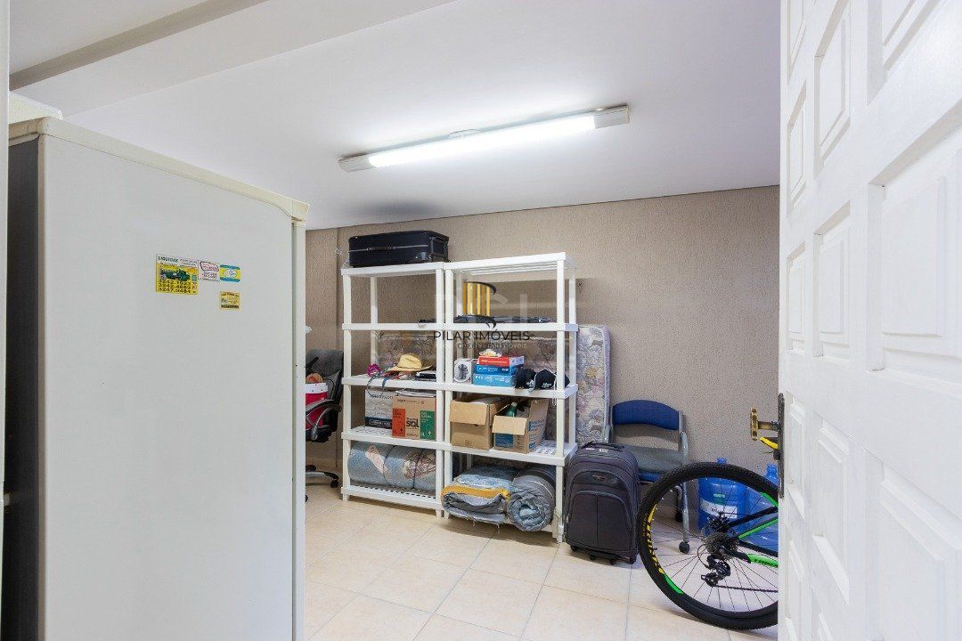 Casa Condominio para Venda - 300m², 4 dormitórios, sendo 2 suites, 2 vagas - Ipanema