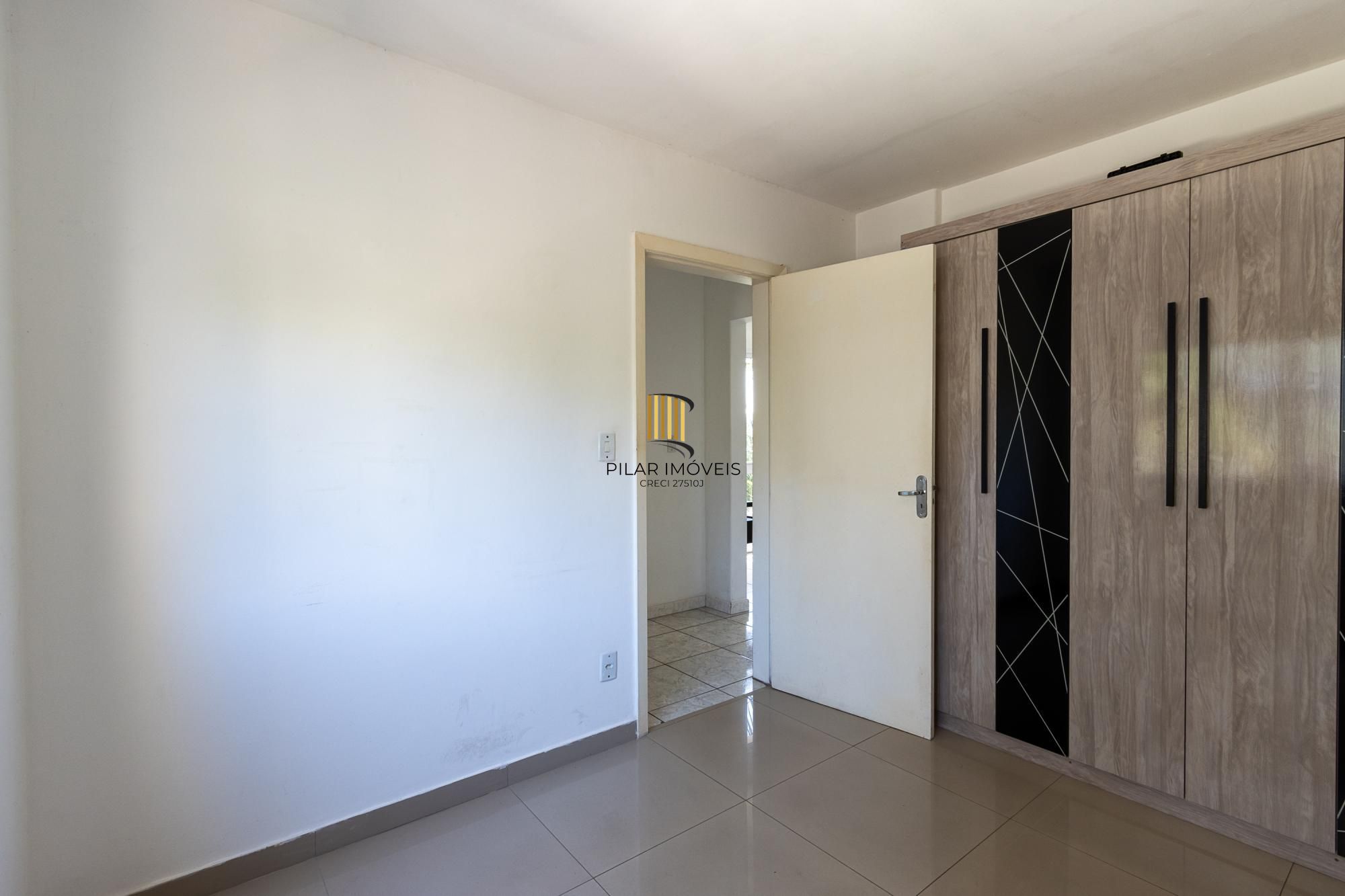 Apartamento, desocupado, 2 dormitórios e vaga escriturada, elevador -Cavalhada