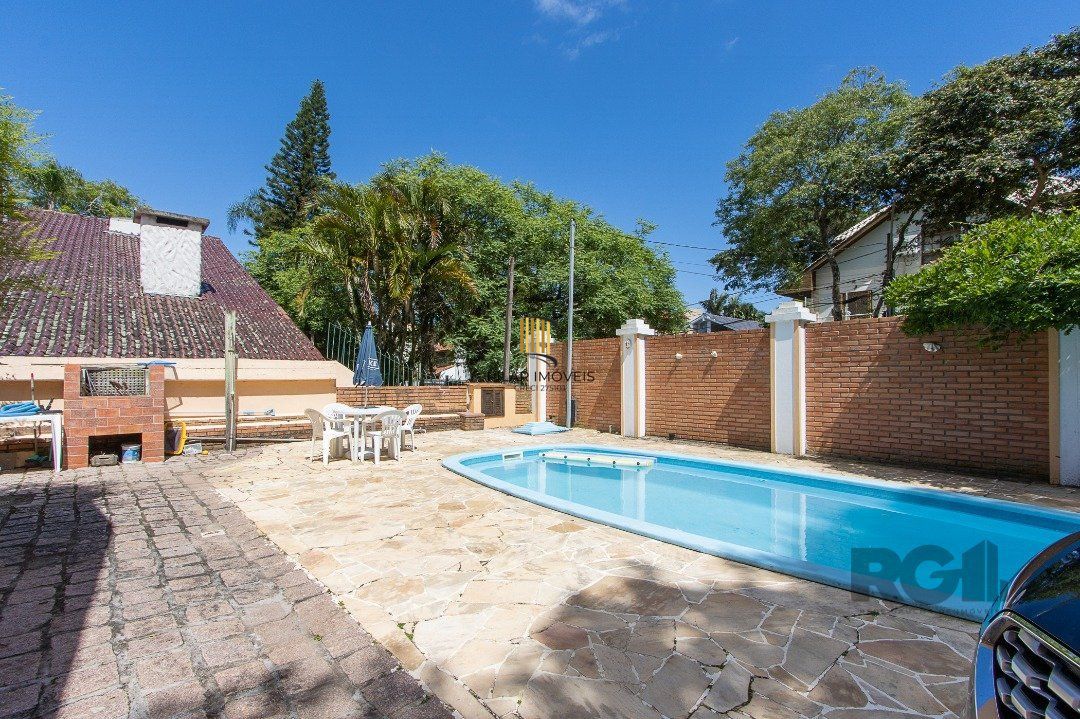 Casa 4 dormitórios no bairro Jardim Isabel