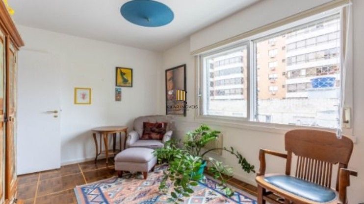 Apartamento amplo e bem localizado no Menino Deus!!