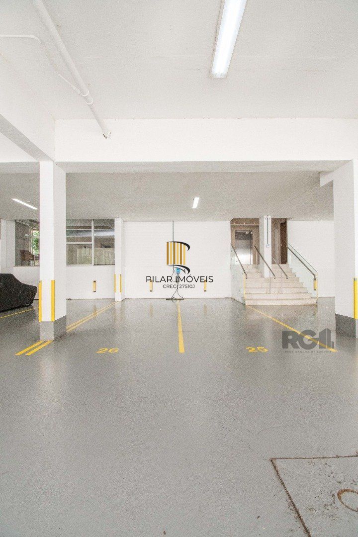 Cobertura de alto padrão, construtora Clave, vista perene para o Rio, 3 suítes, piscina, 3 vagas cobertas.