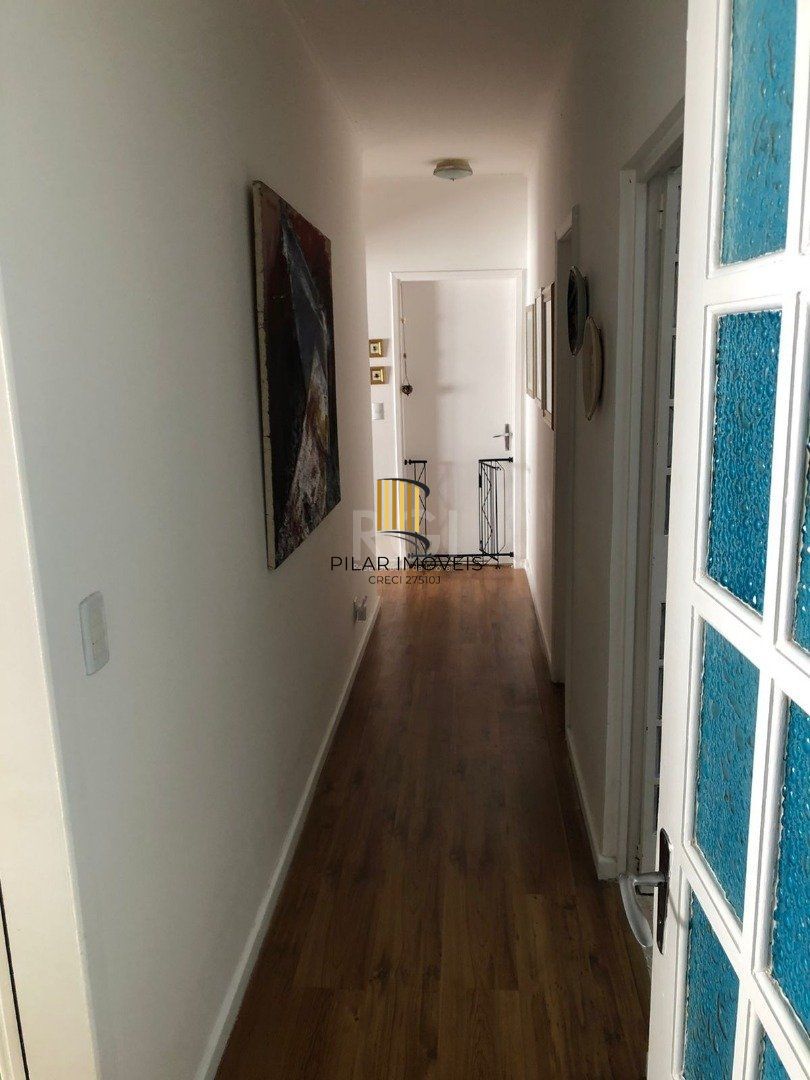 Casa para Venda com 3 dormitórios, sendo 1 suites e 3 vagas no bairro Guarujá