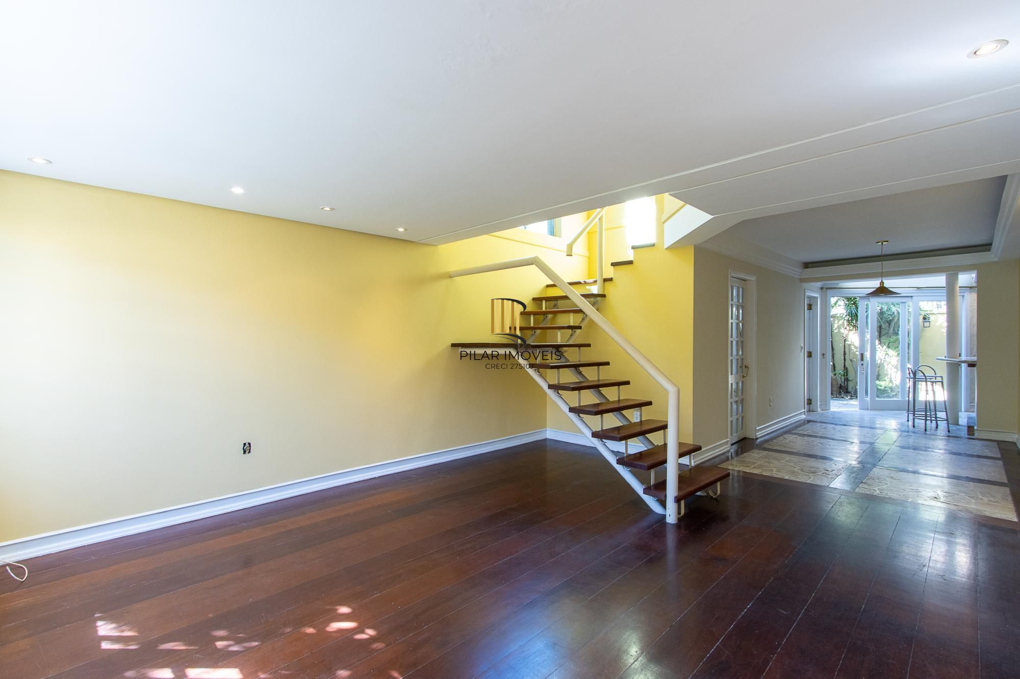 Casa condomínio, no bairro Tristeza, 175,17m² área privativa,03 dormitórios 01 suíte e 02 vagas!