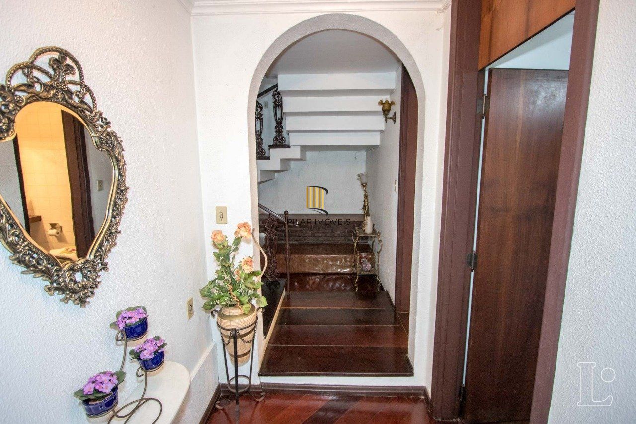 Casa para Venda - 485m², 4 dormitórios, sendo 1 suites, 3 vagas - Cristal