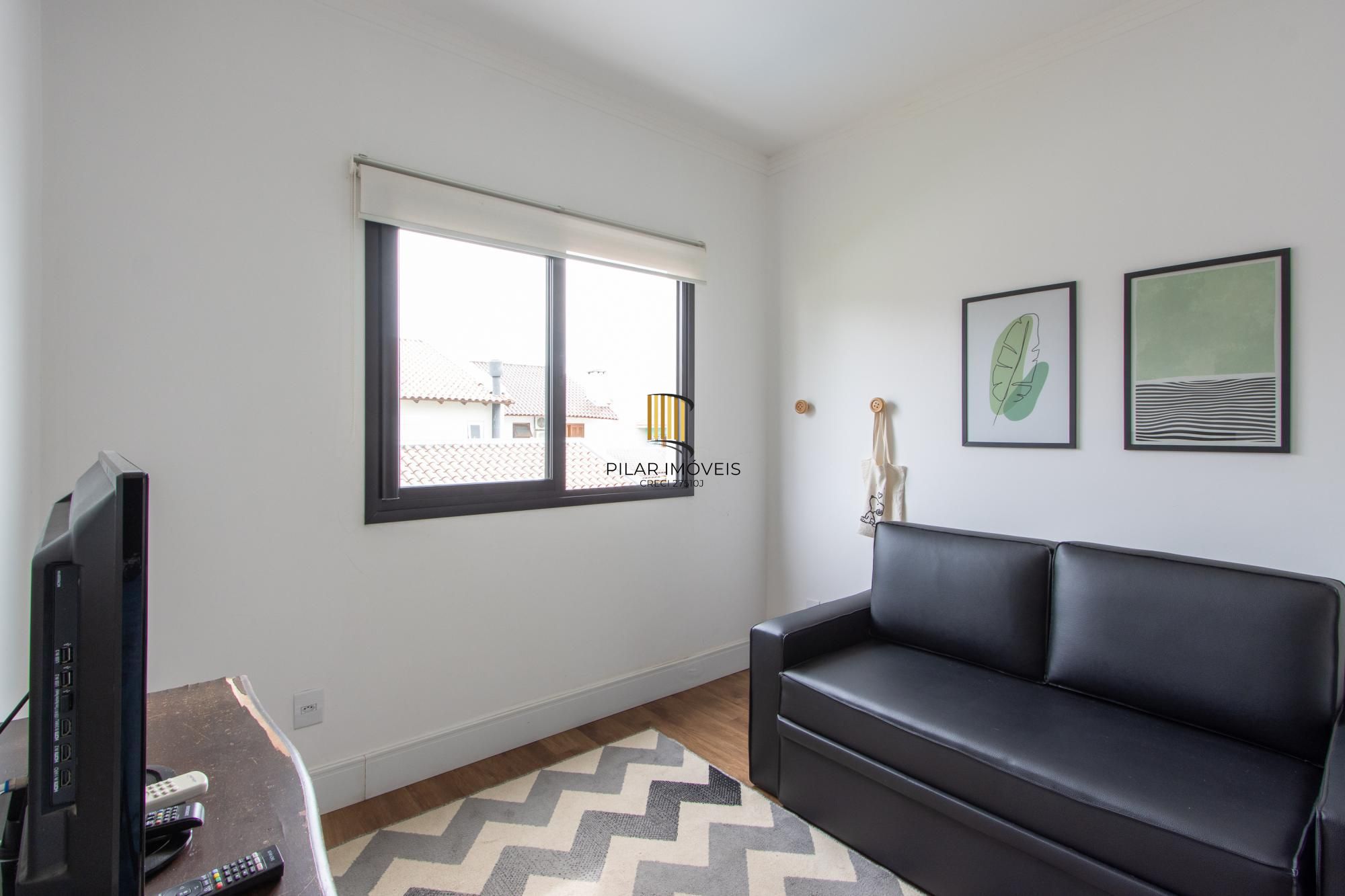 Excelente casa de alvenaria, 4 dormitórios, 2 suítes e 2 vagas de garagem.