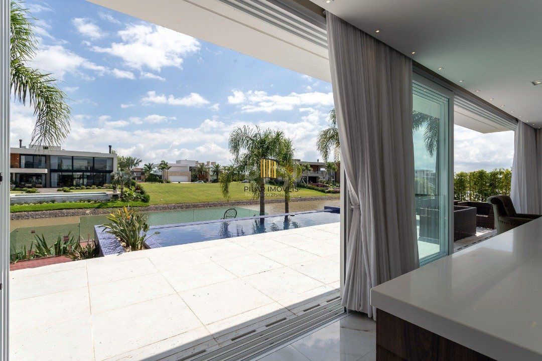 Casa Condominio para Venda - 519m², 4 dormitórios, sendo 4 suites, 2 vagas - Sans Souci
