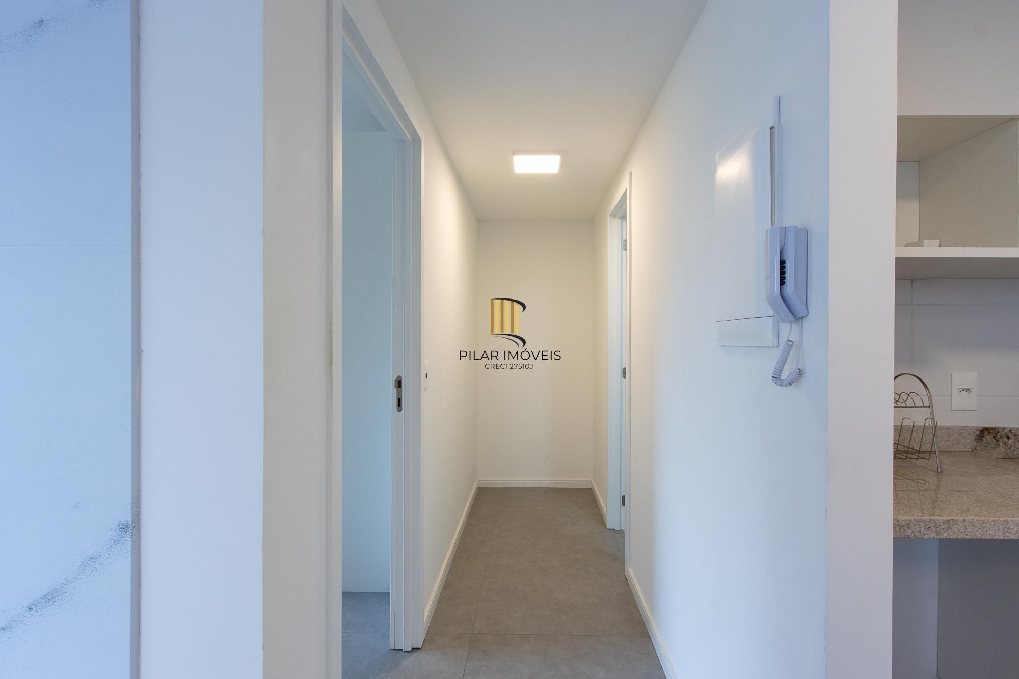 apartamento de 01 dormitório suíte, localizado no moderno no coração do bairro Petrópolis.