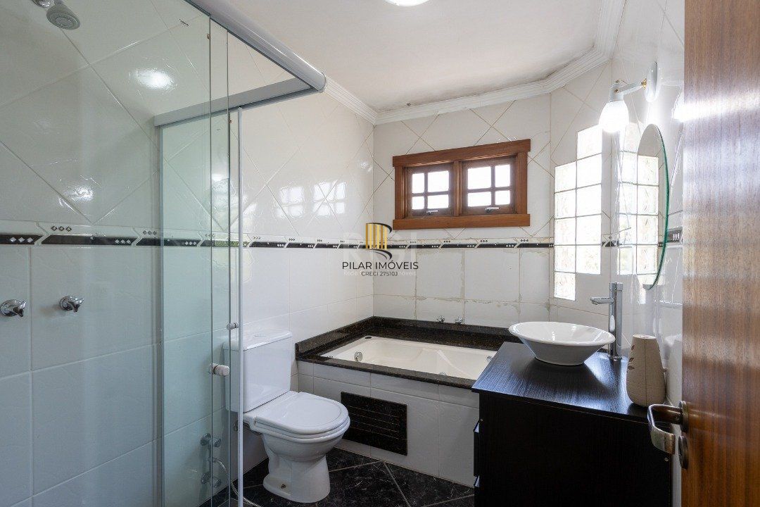 Casa para Locação/Aluguel - 222.26m², 3 dormitórios, sendo 1 suites, 3 vagas - Ipanema
