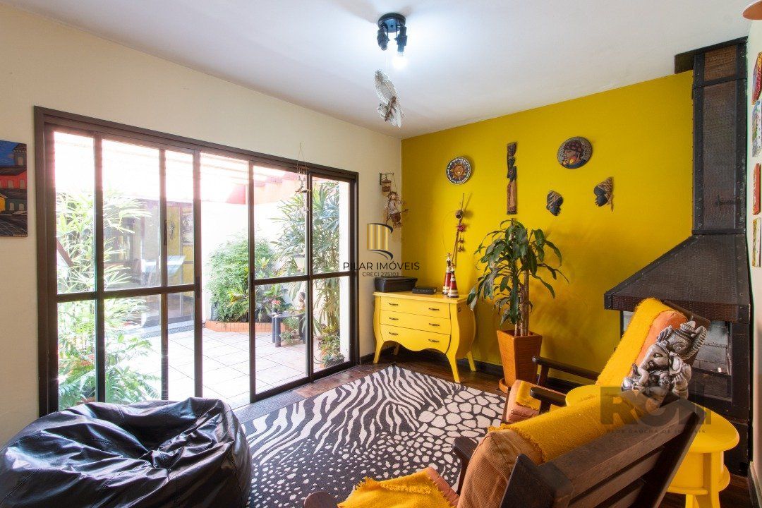 Casa 4 dormitórios no bairro Tristeza