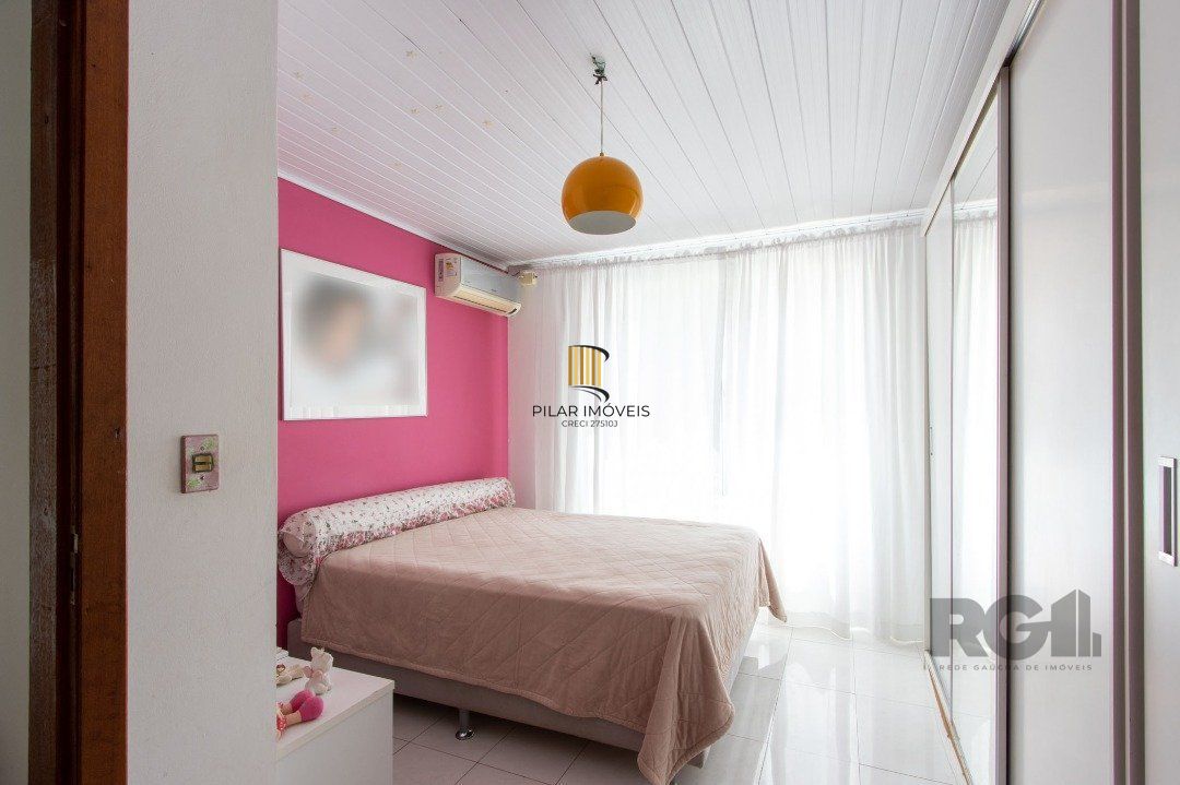 Casa, 5 dormitórios, sendo 1 suíte, 312m² privativos, 8 vagas - Bairro Vila Nova