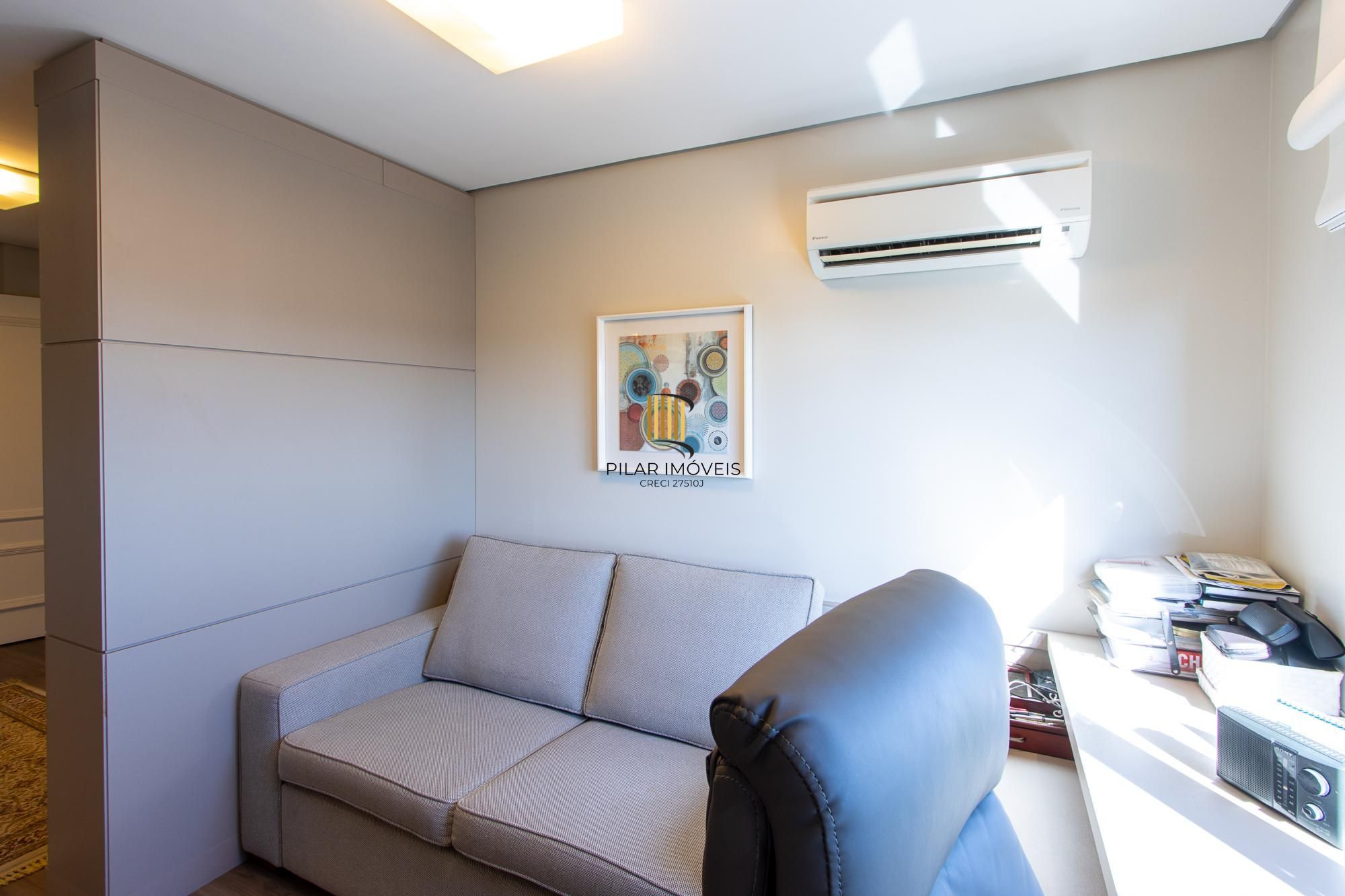 Excelente apartamento de 3 dormitórios, 1 suíte e 2 vagas no bairro Tristeza.