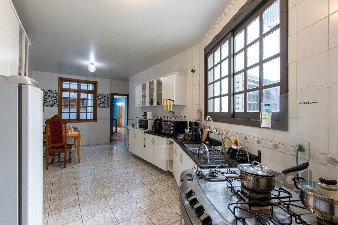 Casa 3 dormitórios no bairro Nonoai