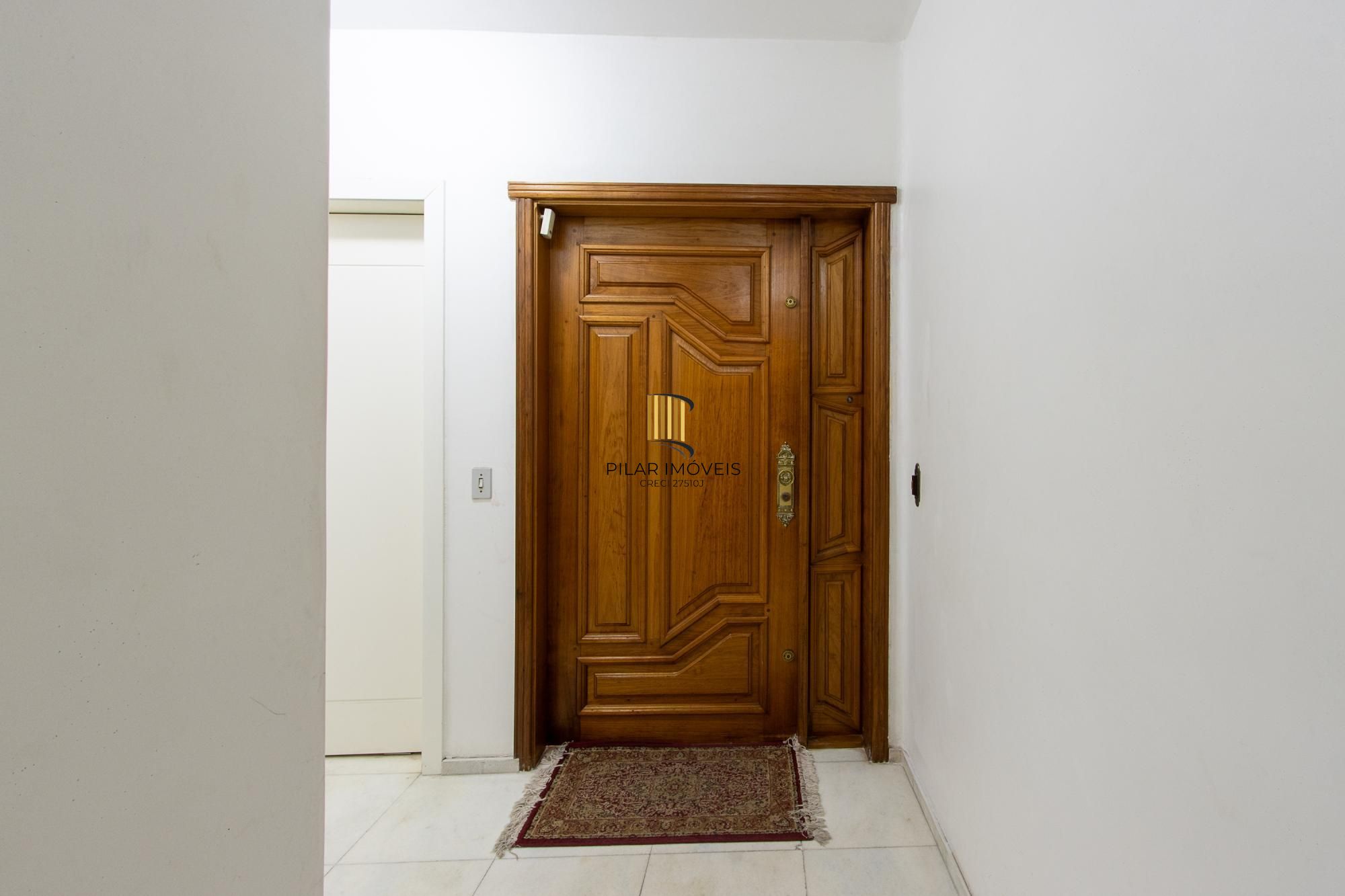 Apartamento 3 dormitorios com 168,65m2 privativos e uma vaga..