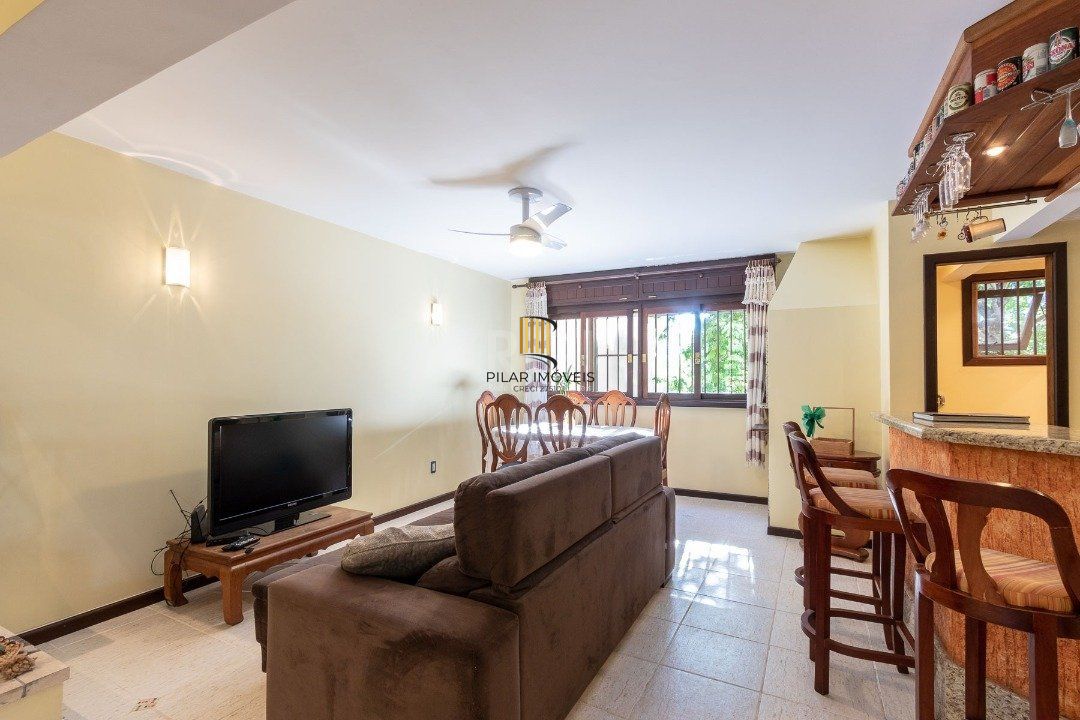 Casa para Venda - 308.25m², 3 dormitórios, sendo 1 suites, 5 vagas - Cristal
