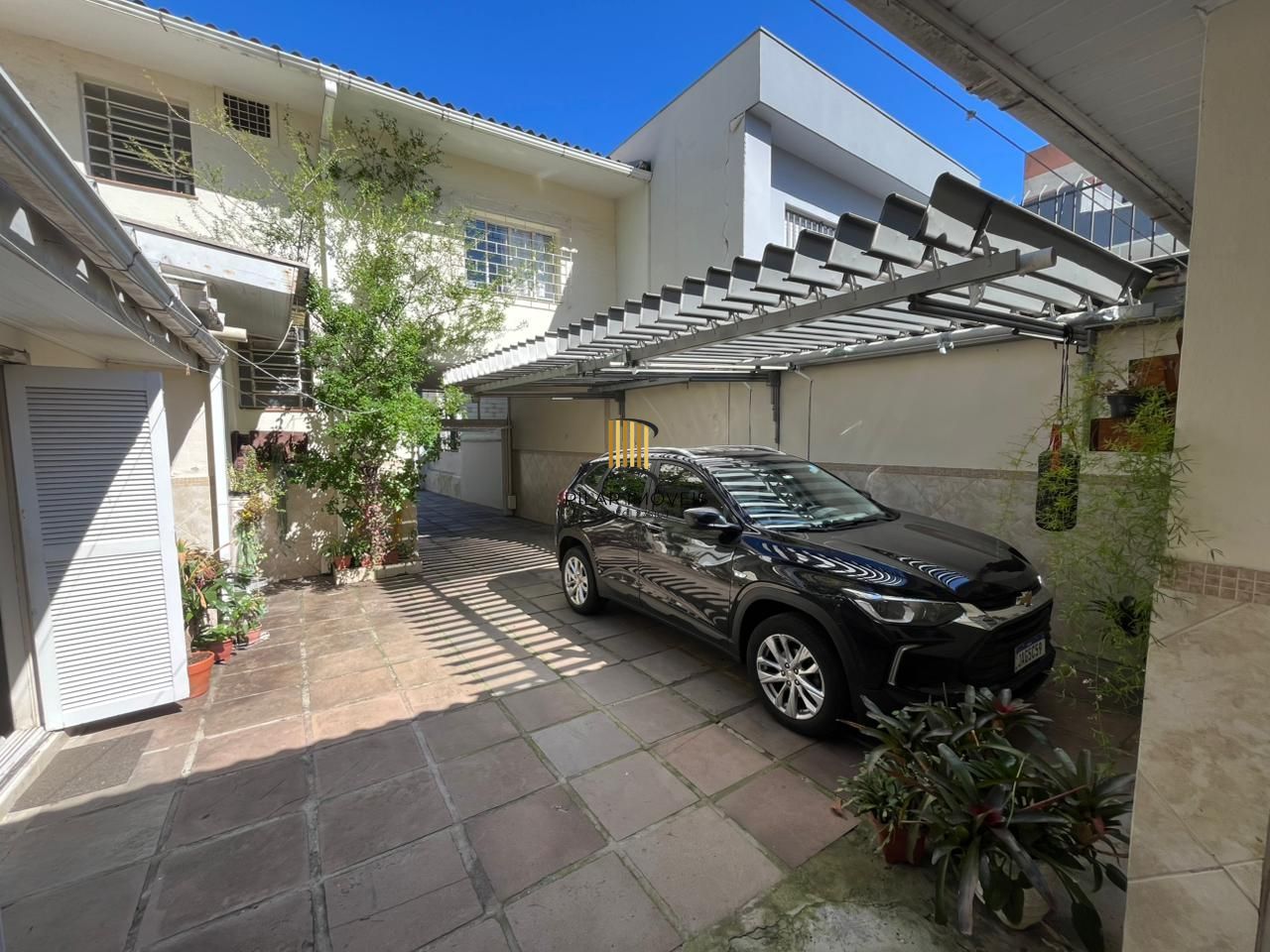 Linda casa à venda no bairro Azenha!!!