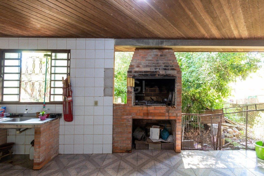 Casa para Venda - 2200m², 3 dormitórios, Lomba do Pinheiro