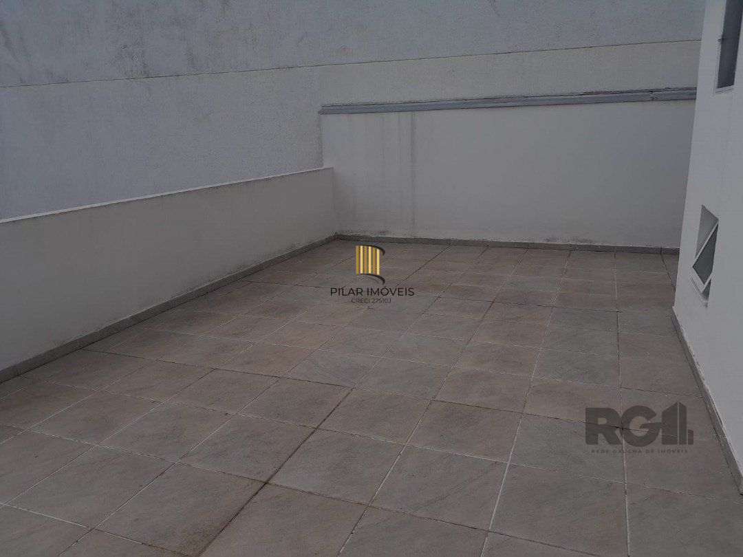 Casa de Condomínio 3 dormitórios no bairro Camaquã