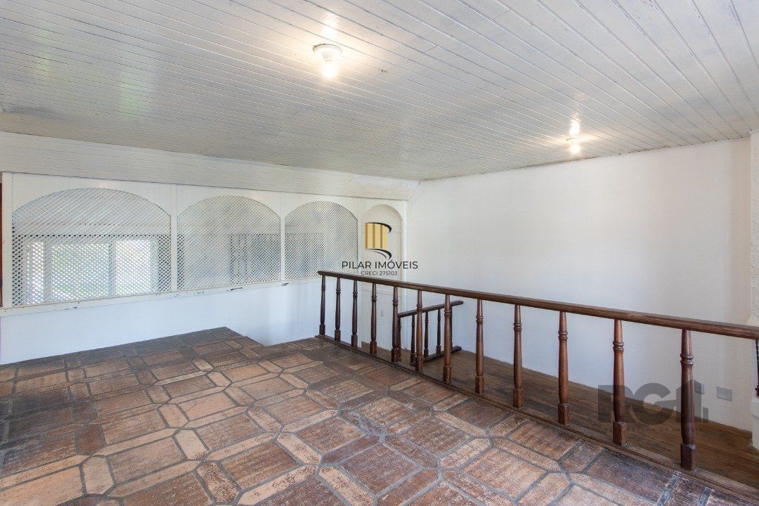 Casa para Venda - 337m², 3 dormitórios, sendo 1 suites, 3 vagas - Cristal