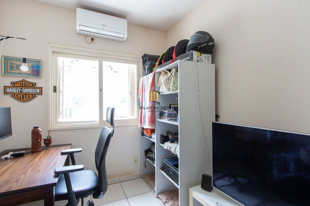 Casa 2 dormitórios no bairro Hípica