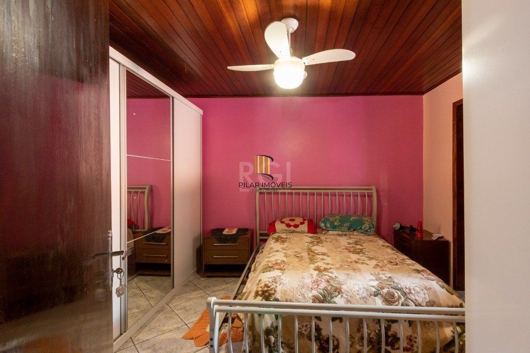 Casa para Venda - 240m², 6 dormitórios, sendo 3 suites, 2 vagas - Glória
