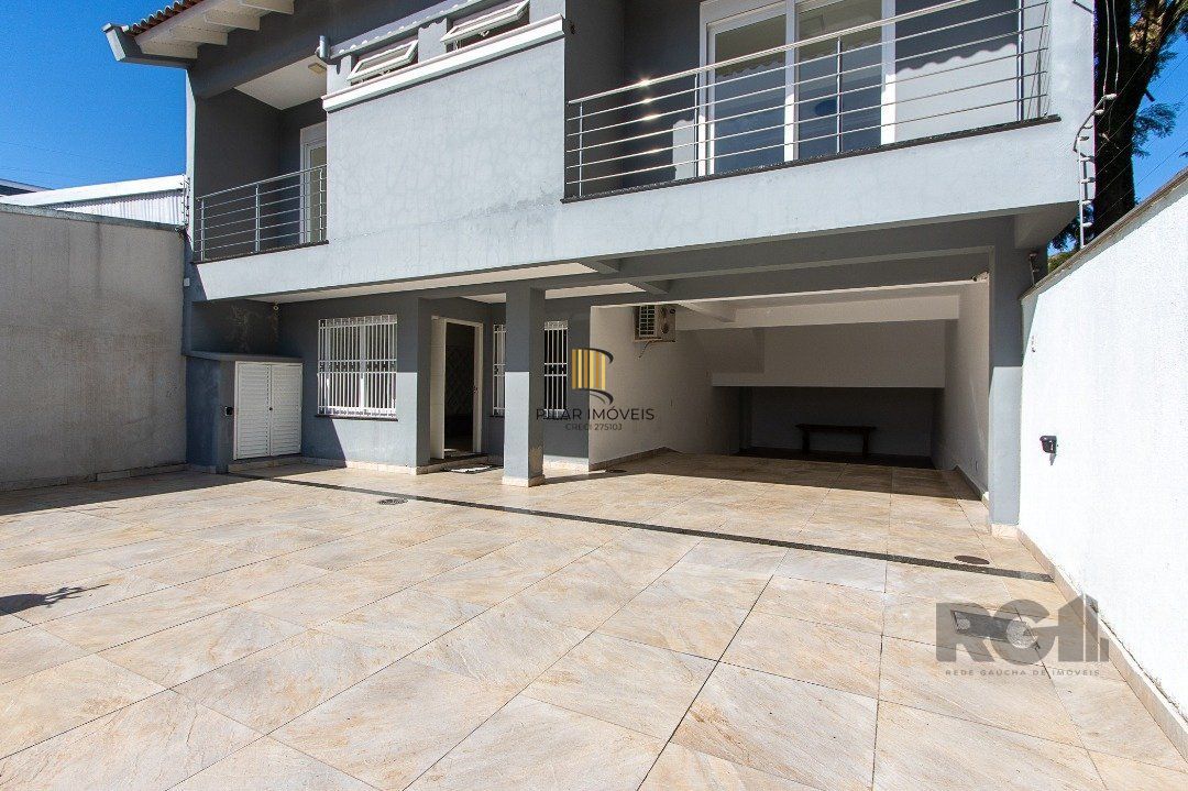 Casa 4 dormitórios no bairro Nonoai