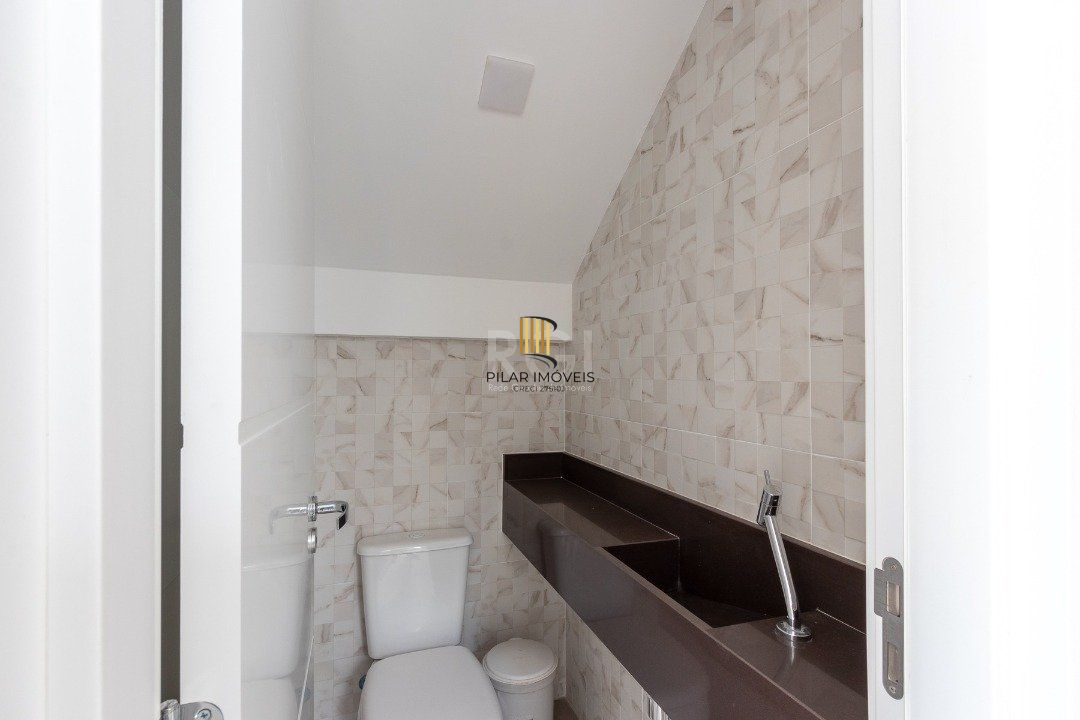 Casa Condominio para Venda - 219m², 3 dormitórios, sendo 1 suites, 2 vagas - Vila Nova