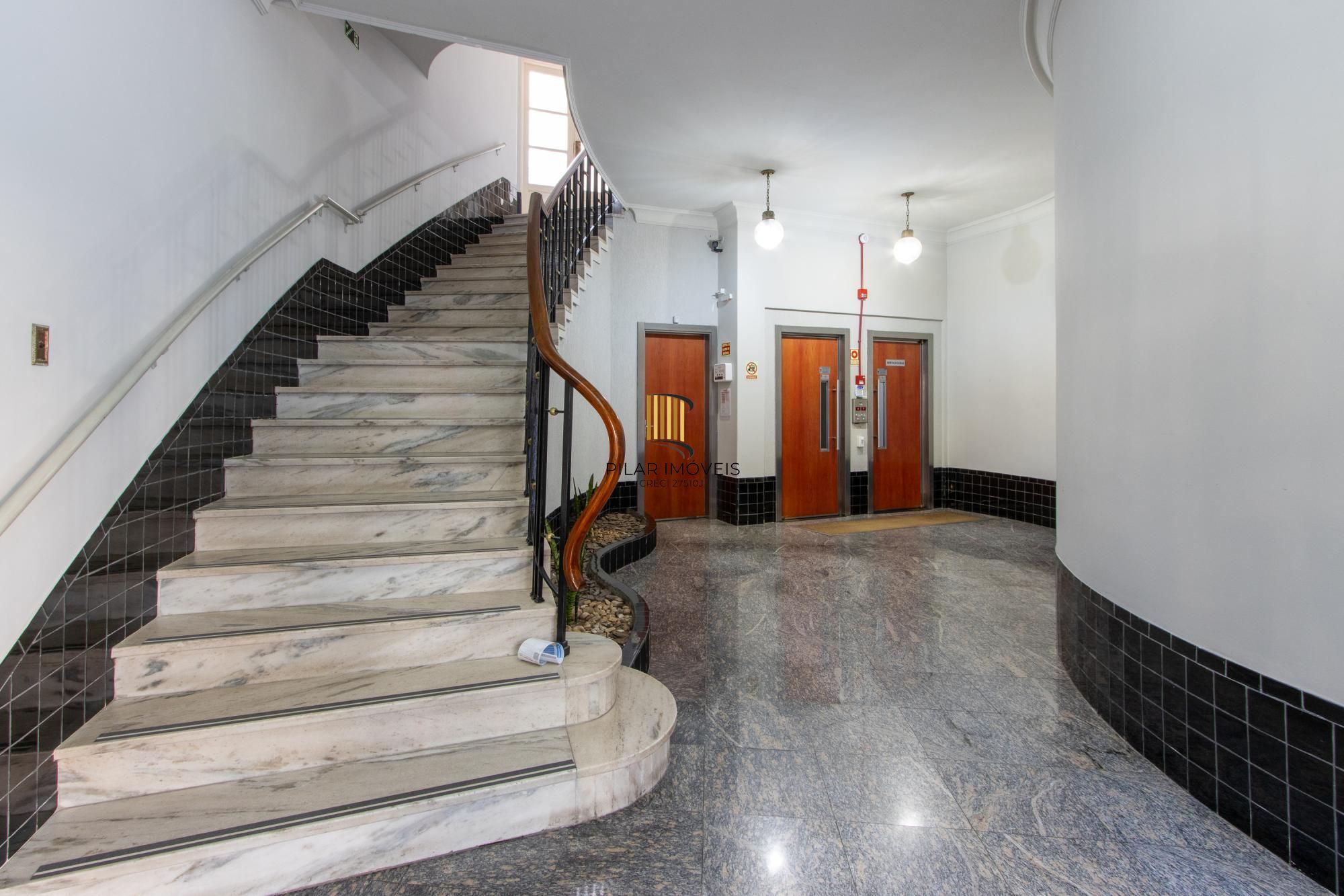 Apartamento para Venda - 238m², 3 dormitórios, sendo 1 suites, 1 vaga - Floresta