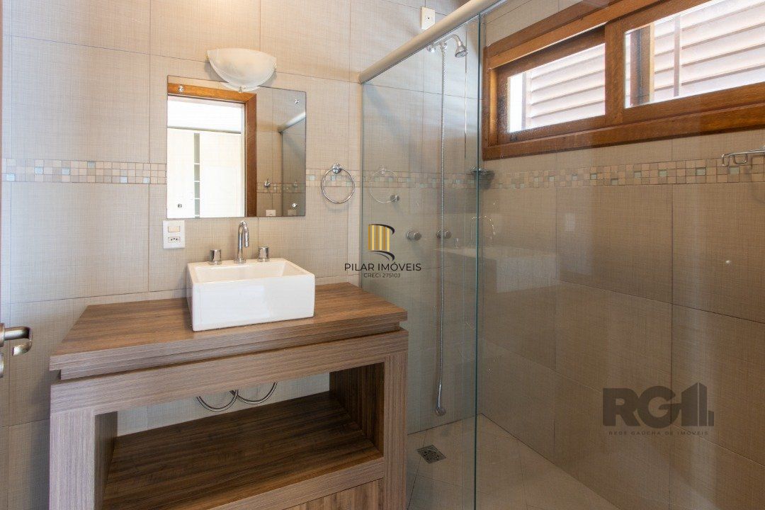 Casa 3 dormitórios no bairro Hípica