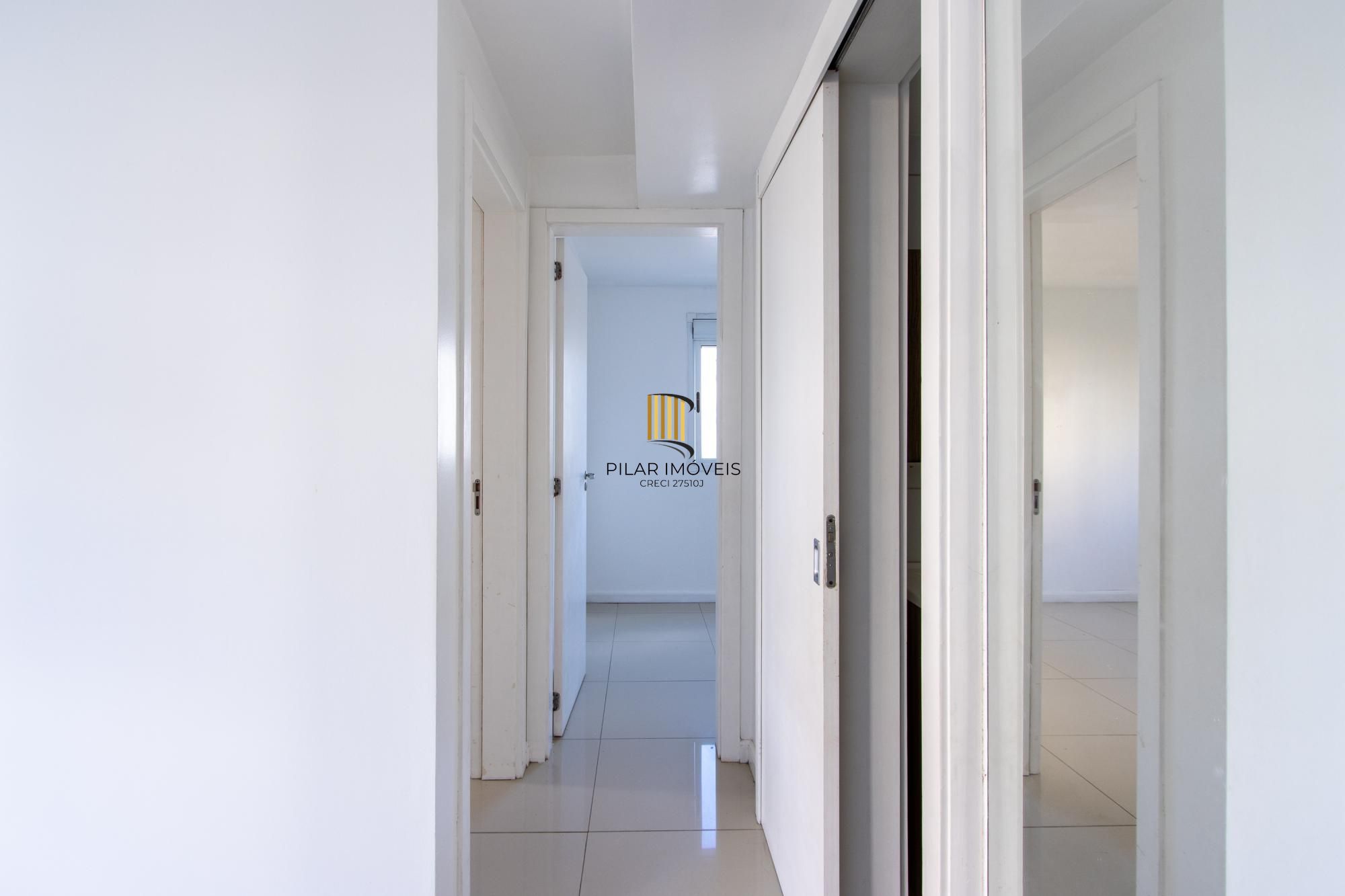 Apartamento térreo desocupado com  2 dormitórios I bairro Hipica