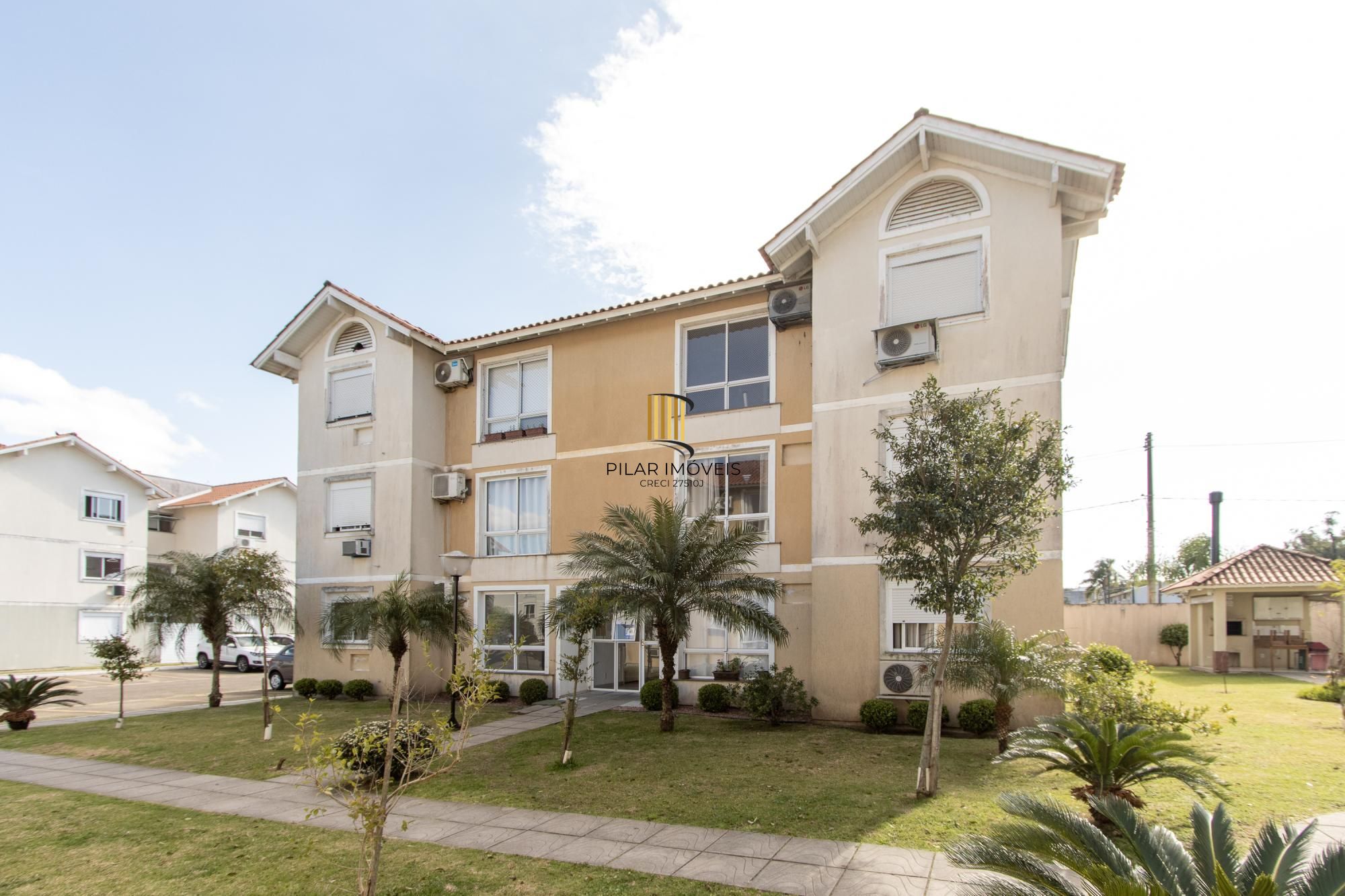 Apartamento térreo desocupado com  2 dormitórios I bairro Hipica