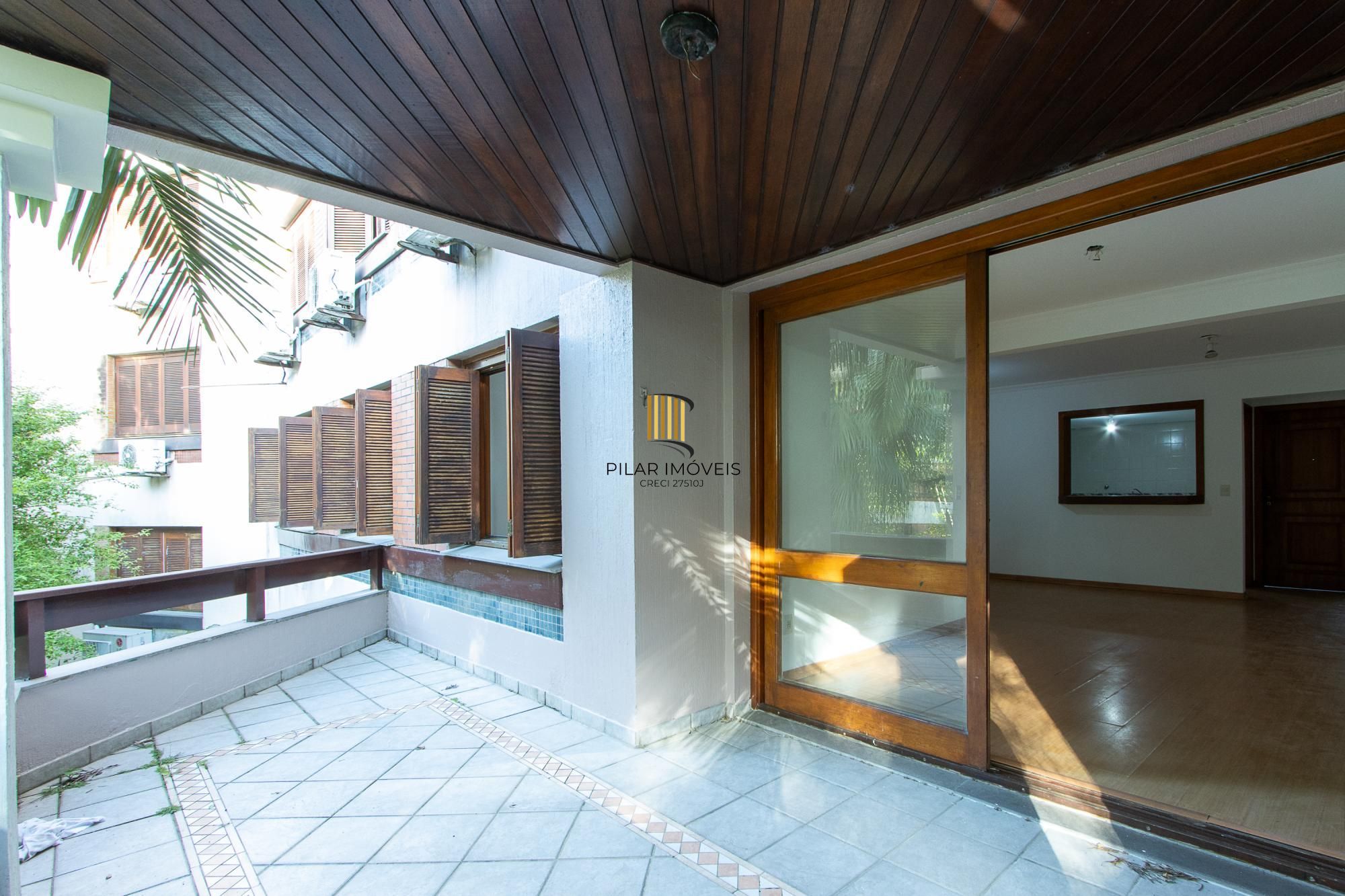 Apartamento bairro Cavalhada com 03 dormitórios, gabinete e 2 vagas 134,35m2 privativos!