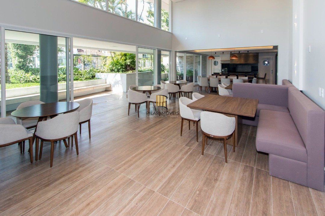 Cobertura para Venda - 230.43m², 3 dormitórios, sendo 3 suites, 2 vagas - Menino Deus
