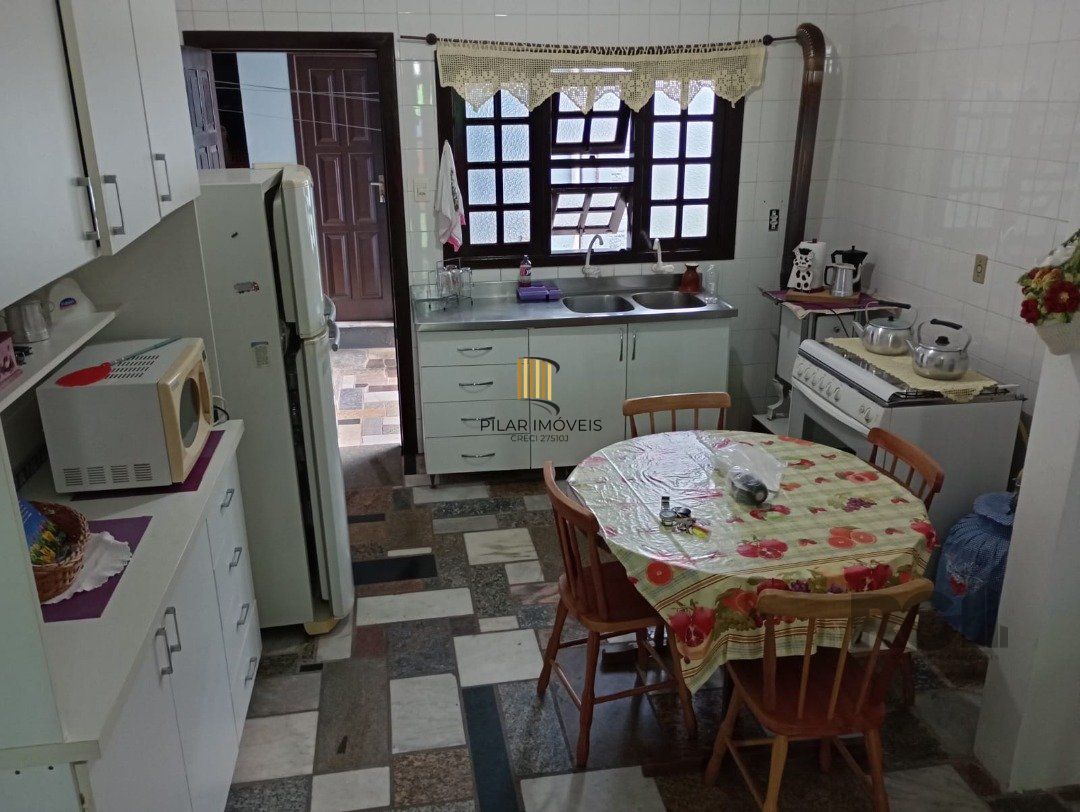 Casa 3 dormitórios no bairro Atlântida Sul