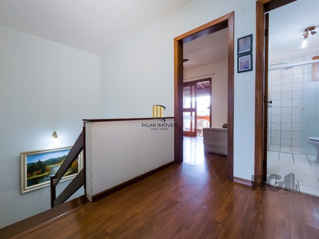 Casa de Condomínio 3 dormitórios no bairro Cavalhada