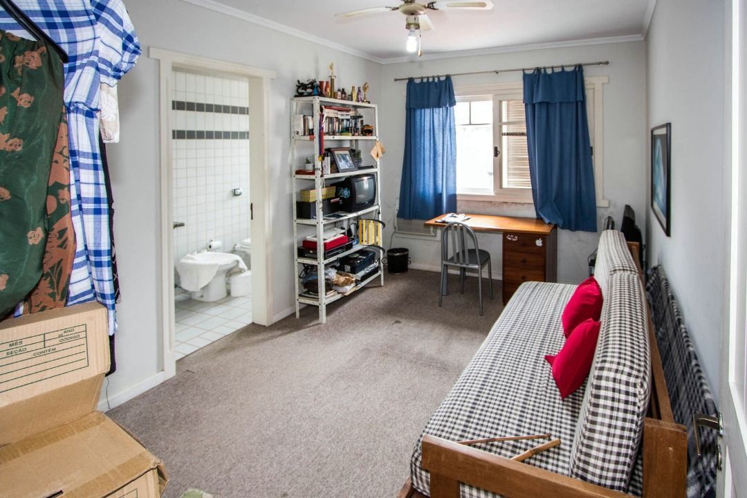 Casa para Venda - 489m², 4 dormitórios, sendo 2 suites, 3 vagas - Cristal