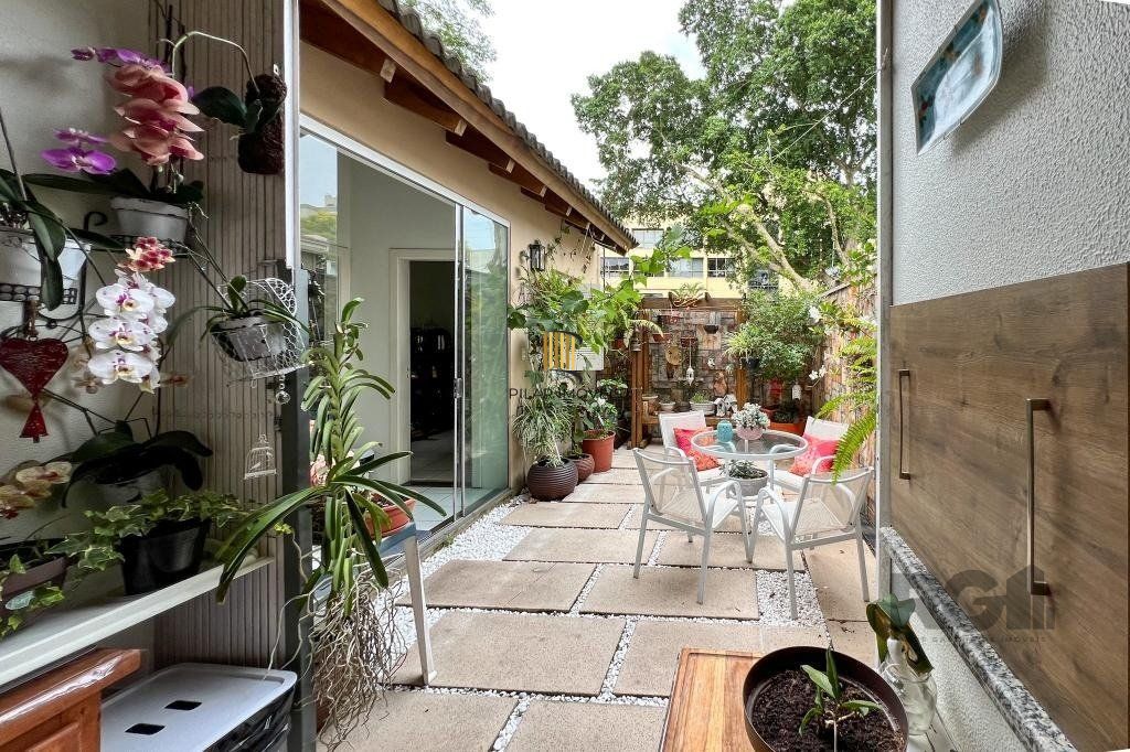 Excelente casa em condomínio no Bairro Tristeza - Ao lado do Shopping Paseo