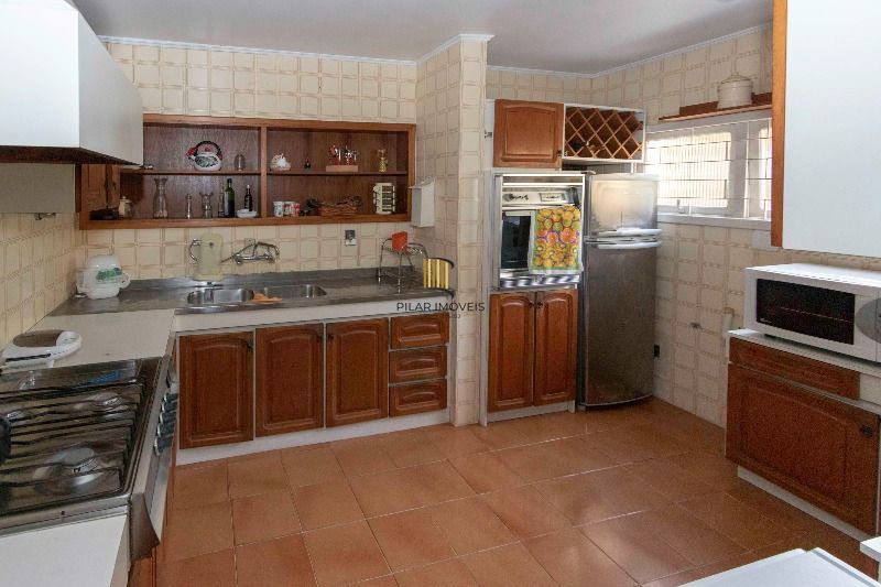 Casa para Venda - 420m², 5 dormitórios, sendo 2 suites, 6 vagas - Nonoai