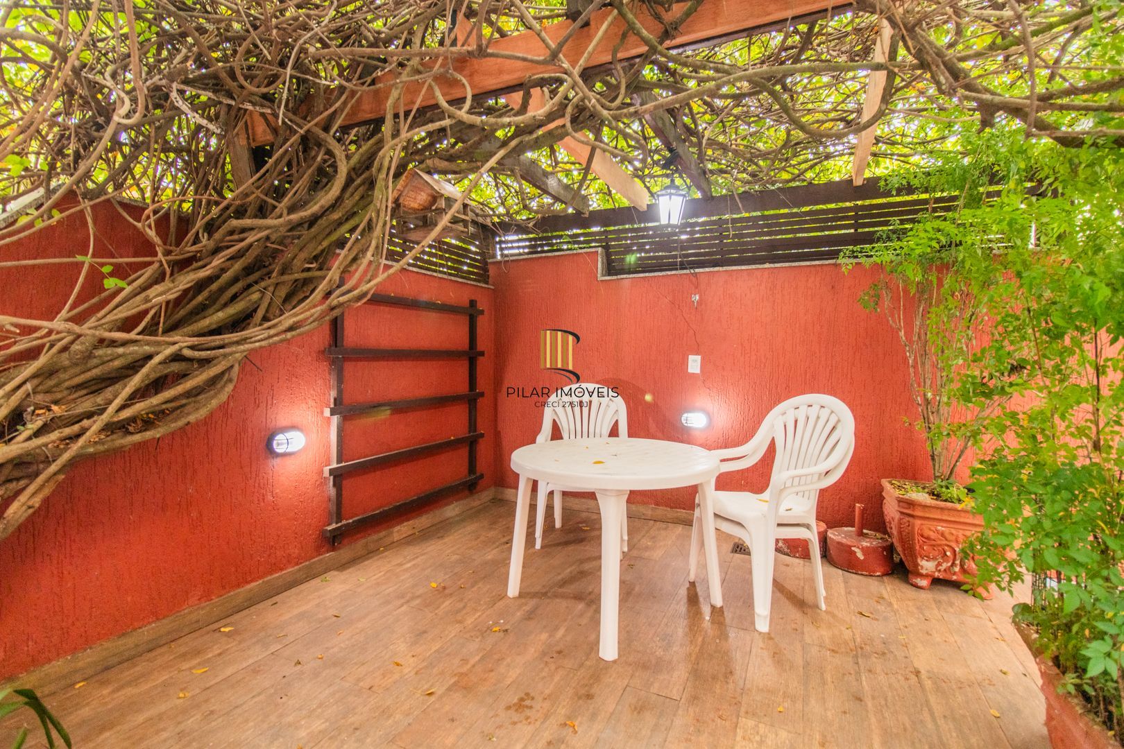Casa no Imperial Park  3 dormitórios sendo 1 suíte, próximo a av. Juca Batista