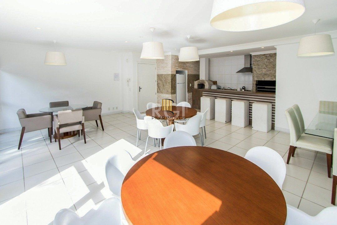 Apartamento à venda bairro Tristeza, 2 quartos, 1 suite, lavabo, churrasqueira, infra, 2 vagas individuais