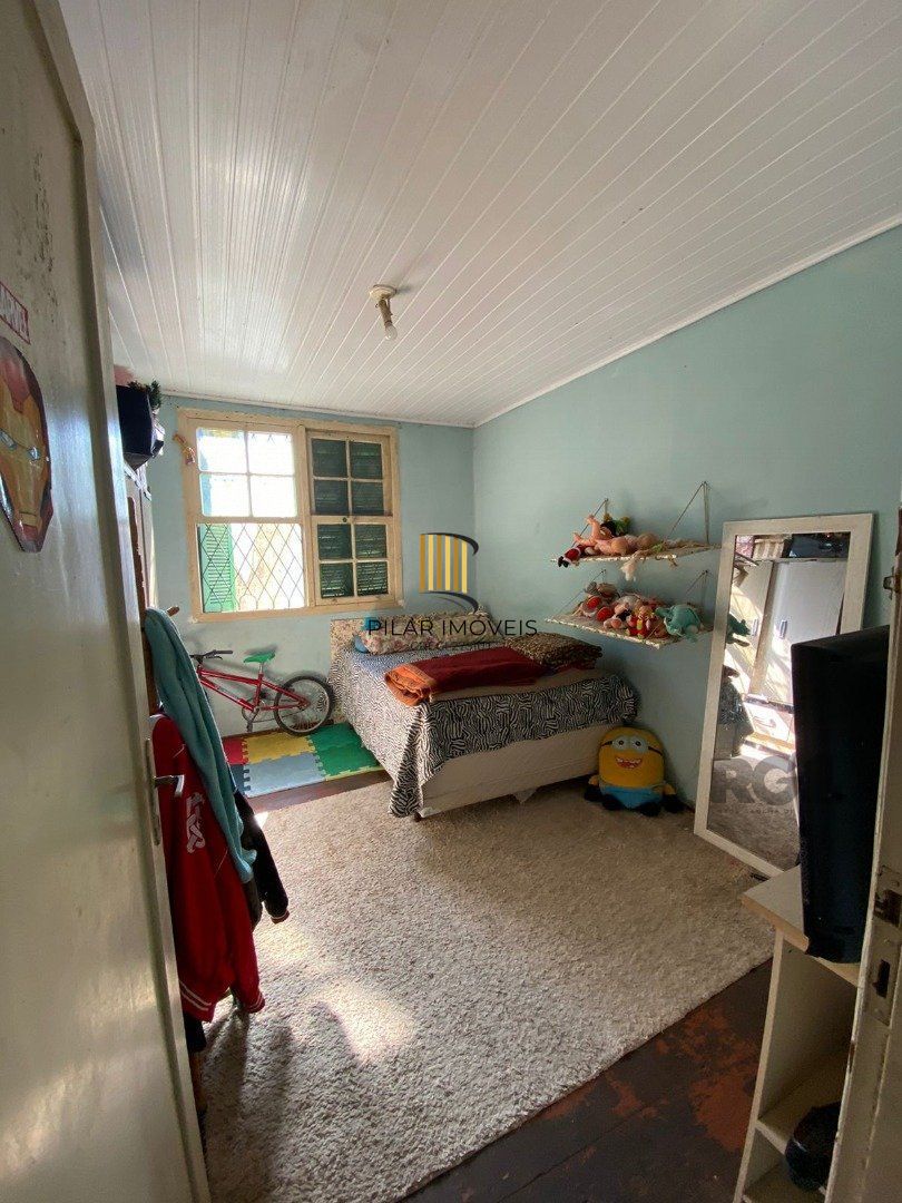 Casa 3 dormitórios no bairro Medianeira
