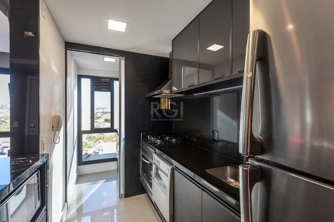 Apartamento | 2 Dormitórios | 1 Suíte | 1 Vaga | Bairro Cristal | Porteira Fechada