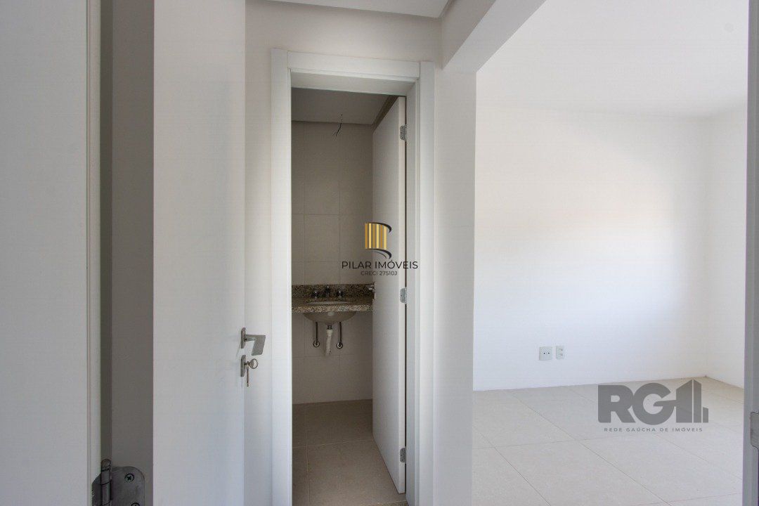 Apartamento novo 02 quartos, suite,  sacada, churrasqueira, 1 vaga, elevador - Bairro Tristeza