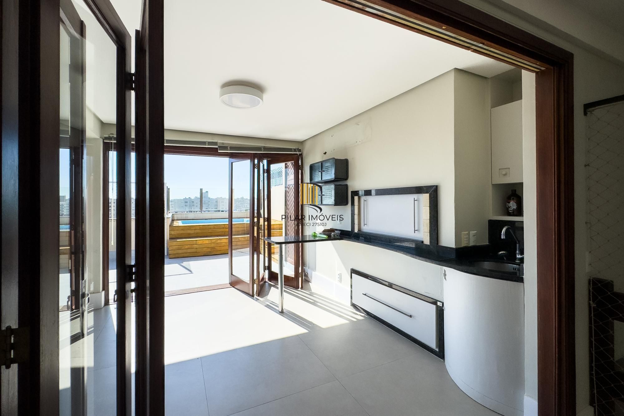 Cobertura alto padrão vista rio, construção Bandeira, com 228,32m² de área privativa.