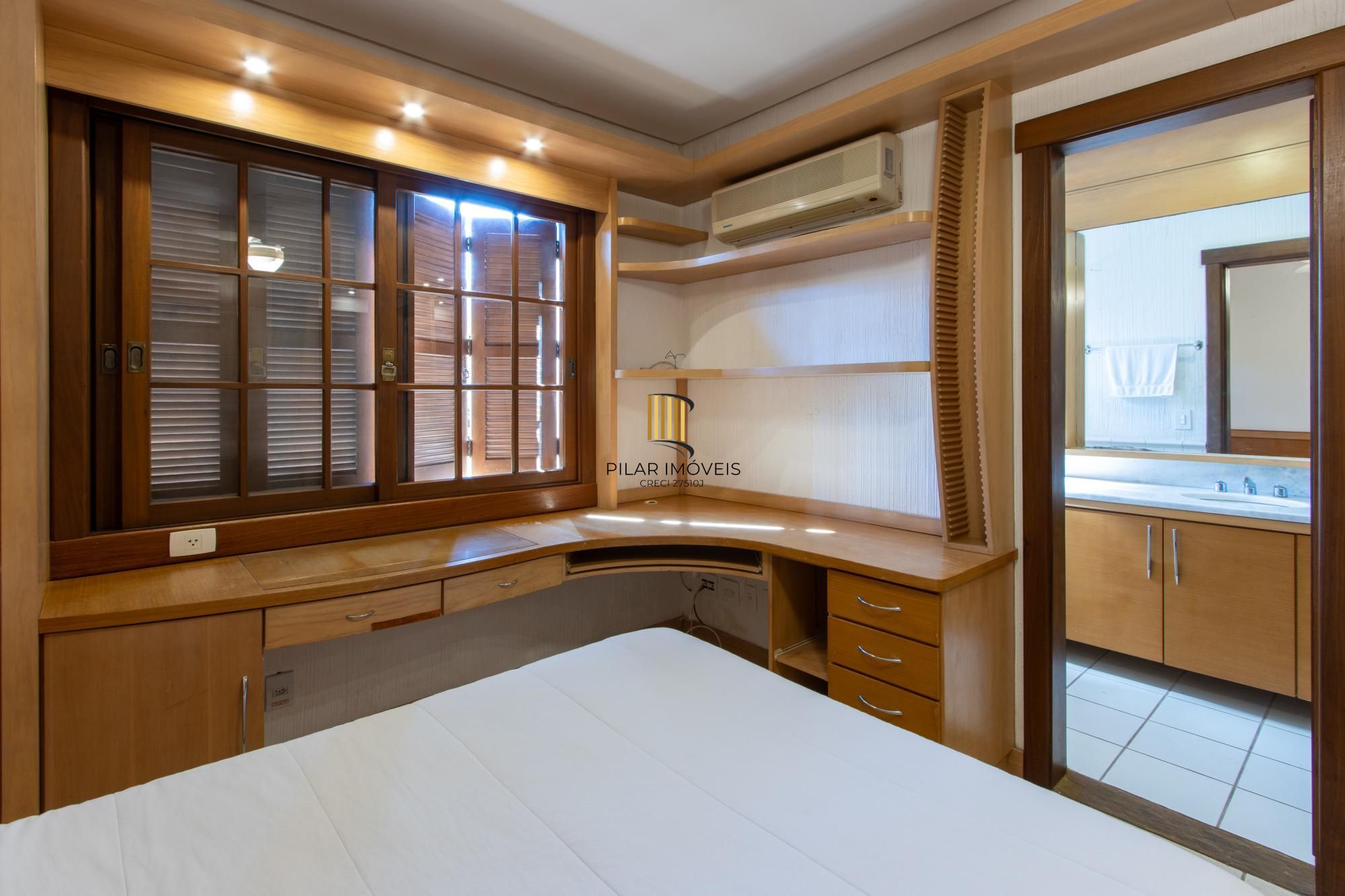 Casa Condominio para Venda - 596m², 4 dormitórios, sendo 4 suites, 5 vagas - Terra Ville