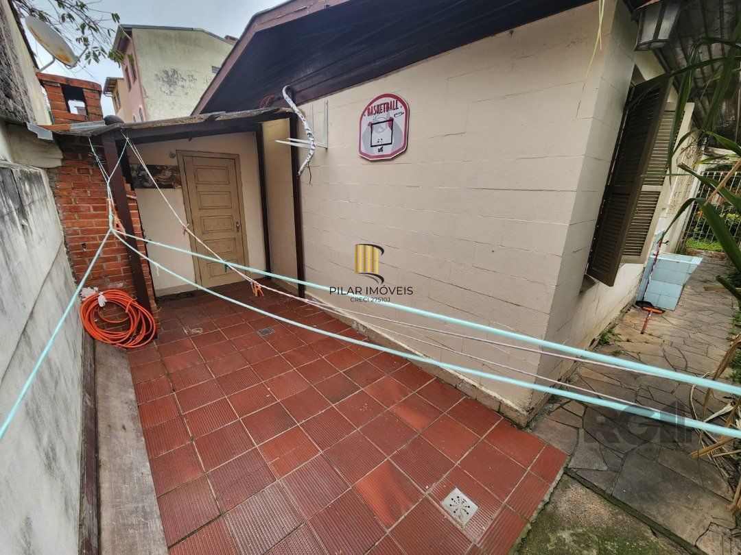 Casa de Condomínio 3 dormitórios no bairro Cristal