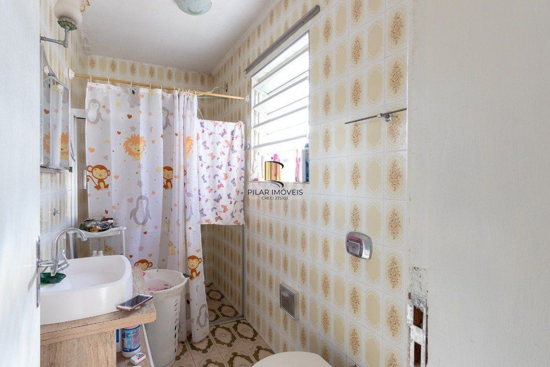 Casa para Venda - 280m², 3 dormitórios, sendo 1 suites, 2 vagas - Nonoai