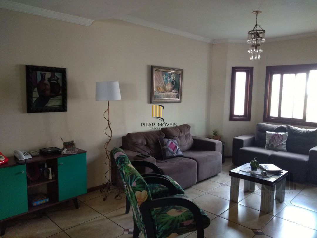 Casa 4 dormitórios no bairro Espírito Santo