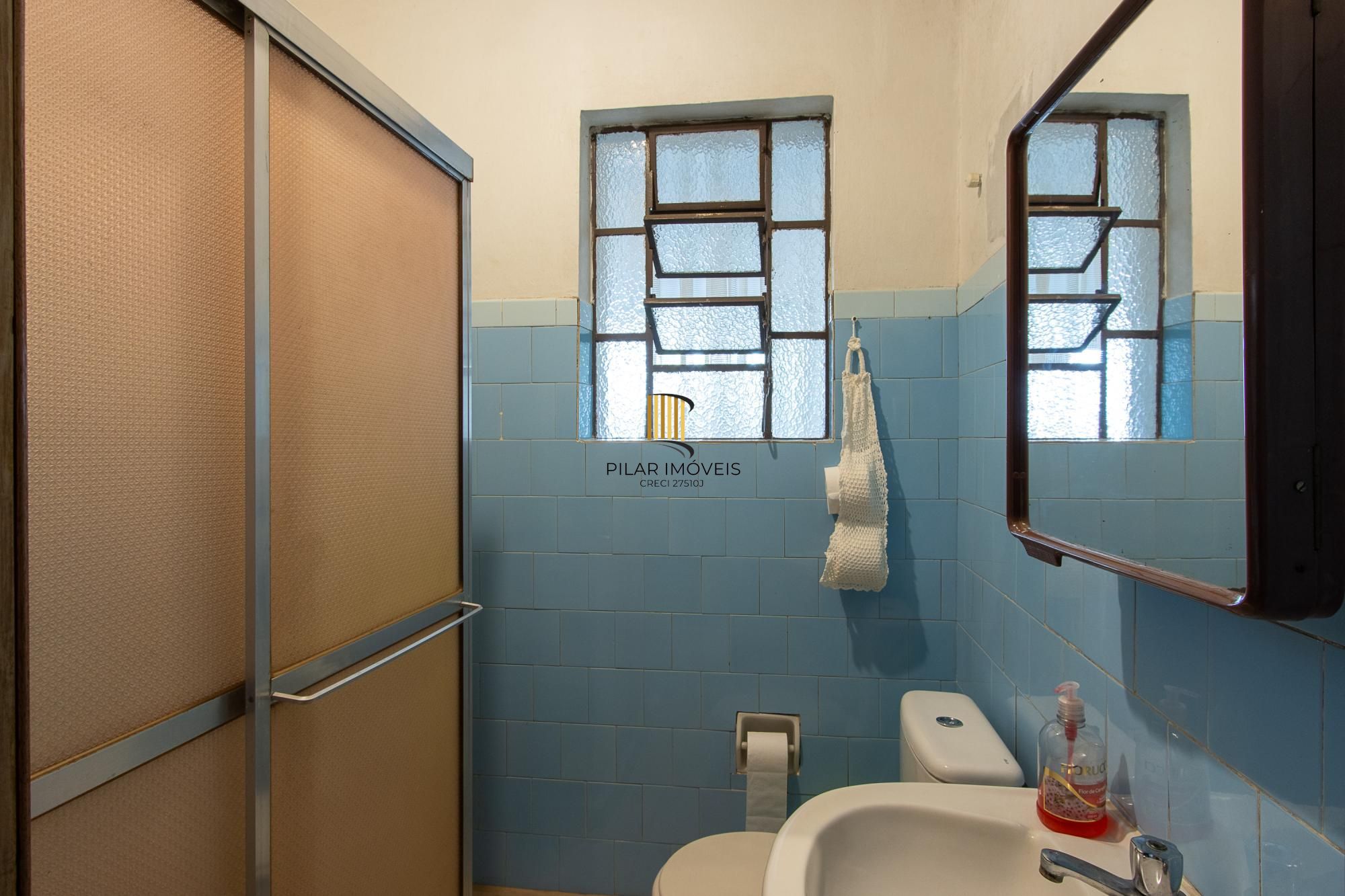 **Casa de 05 dormitórios, 03 suítes, 06 Banheiros, com 315,10m² privativos na Vila Conceição, Porto Alegre, RS**